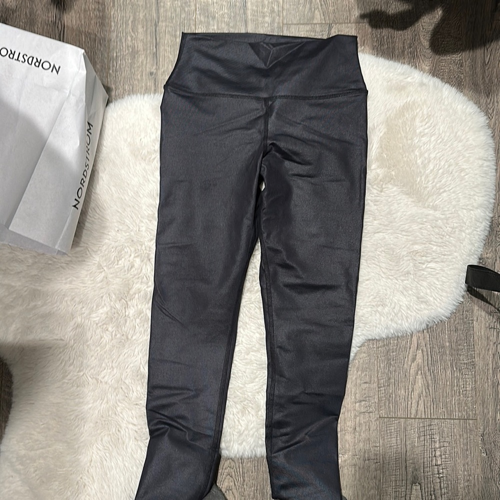 Alo yoga airlift black small